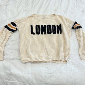 🛍 3/$10 Forever 21 LONDON cream argyle style sweater